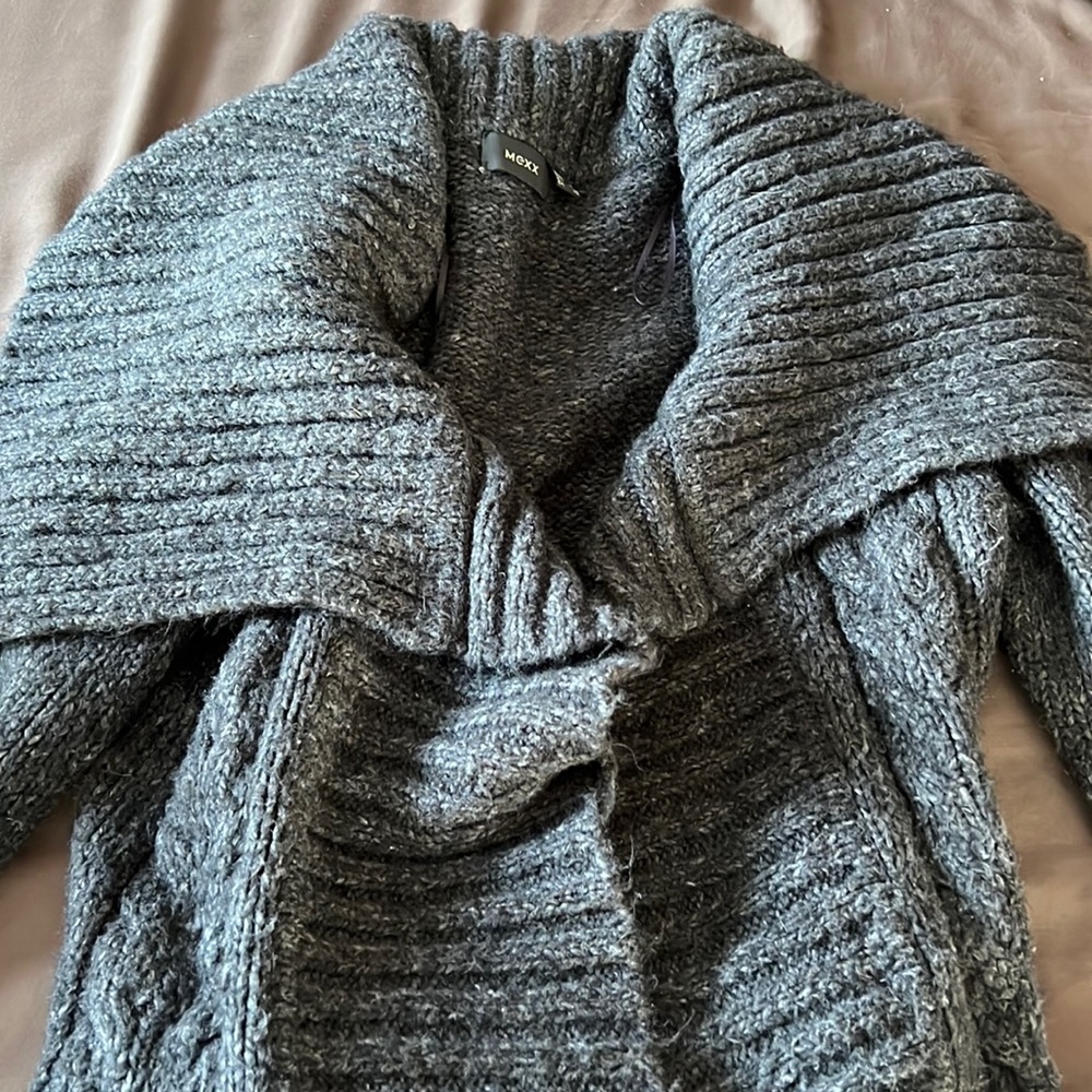 Belted long cardigan